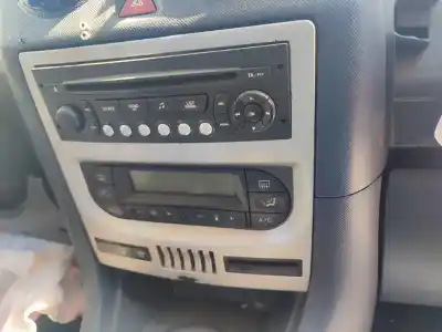 Veículo de Sucata peugeot 1007 sport do ano 2001 alimentado 9hz