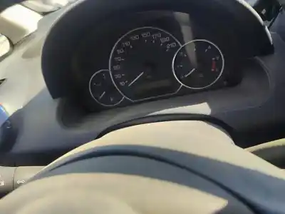 Veículo de Sucata peugeot 1007 sport do ano 2001 alimentado 9hz