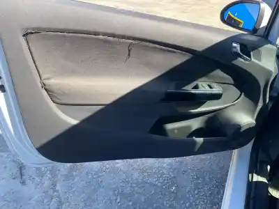 Veículo de Sucata opel corsa d ´´111 years´´ do ano 2001 alimentado z13dtj