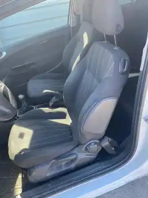 Veículo de Sucata opel corsa d ´´111 years´´ do ano 2001 alimentado z13dtj