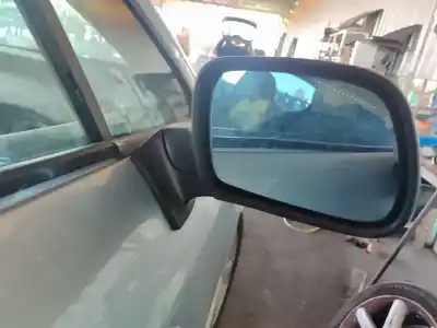 Verschrottungsfahrzeug PEUGEOT 407 ST Confort des Jahres 2001 angetrieben RHR