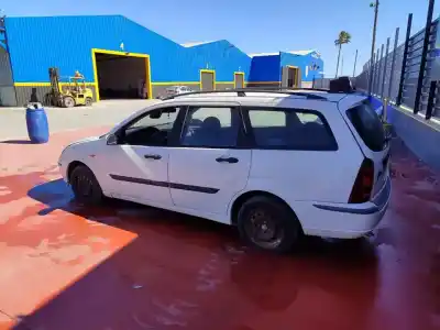 Veículo de Sucata ford focus berlina (cak) ambiente do ano 2001 alimentado 