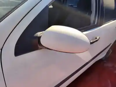 Veículo de Sucata ford focus berlina (cak) ambiente do ano 2001 alimentado 