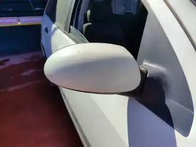 Veículo de Sucata ford focus berlina (cak) ambiente do ano 2001 alimentado 