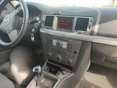 Scrapping Vehicle opel vectra c (z02) 1.9 cdti (f69) of the year 2001 powered z19dt