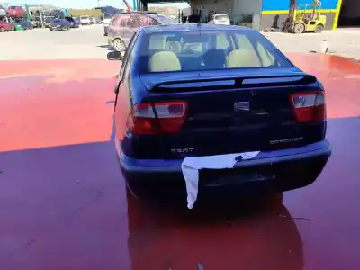 Veículo de Sucata seat cordoba berlina (6k2) signo do ano 2001 alimentado 