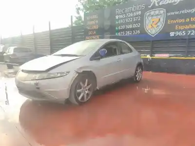 Veicolo di demolizione honda civic lim.4 (fd) 1.8 vtec cat dell'anno 2001 alimentato r18a2