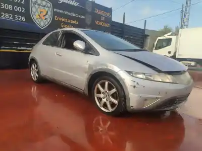 Veicolo di demolizione honda civic lim.4 (fd) 1.8 vtec cat dell'anno 2001 alimentato r18a2