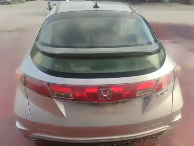 Veicolo di demolizione honda civic lim.4 (fd) 1.8 vtec cat dell'anno 2001 alimentato r18a2