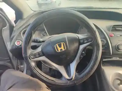 Veicolo di demolizione honda civic lim.4 (fd) 1.8 vtec cat dell'anno 2001 alimentato r18a2