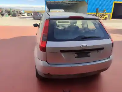 Véhicule à la ferraille ford fiesta (cbk) ambiente de l'année 2001 alimenté a9ja