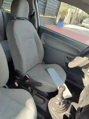 Véhicule à la ferraille ford fiesta (cbk) ambiente de l'année 2001 alimenté a9ja