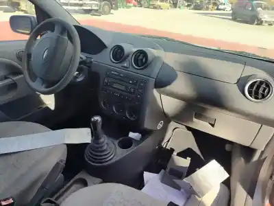 Véhicule à la ferraille ford fiesta (cbk) ambiente de l'année 2001 alimenté a9ja