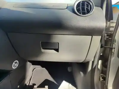 Véhicule à la ferraille ford fiesta (cbk) ambiente de l'année 2001 alimenté a9ja