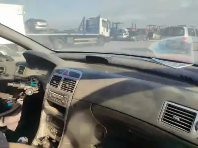 Veículo de Sucata peugeot 307 (s1) xr do ano 2001 alimentado rhy