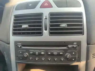 Veículo de Sucata peugeot 307 (s1) xr do ano 2001 alimentado rhy