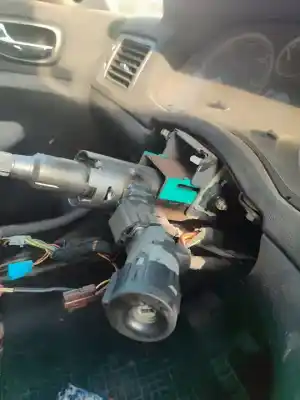 Veículo de Sucata peugeot 307 (s1) xr do ano 2001 alimentado rhy