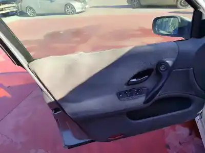 Здавання транспортного засобу renault laguna ii (bg0) confort authentique 150 cv / 110 kw року 2001 потужний g9t d7