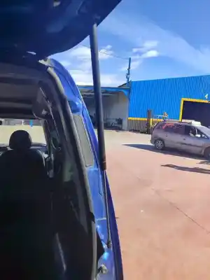 Sloopvoertuig peugeot partner (s2) combiespace van het jaar 2001 aangedreven rhy