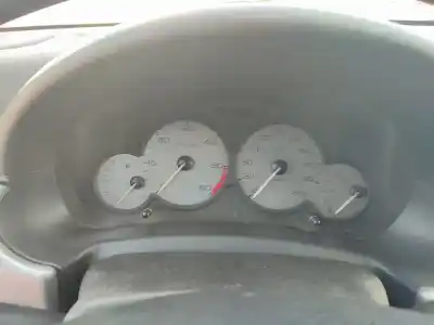 Sloopvoertuig peugeot partner (s2) combiespace van het jaar 2001 aangedreven rhy