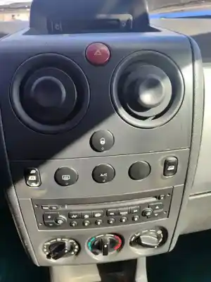 Sloopvoertuig peugeot partner (s2) combiespace van het jaar 2001 aangedreven rhy