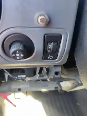 Sloopvoertuig peugeot partner (s2) combiespace van het jaar 2001 aangedreven rhy