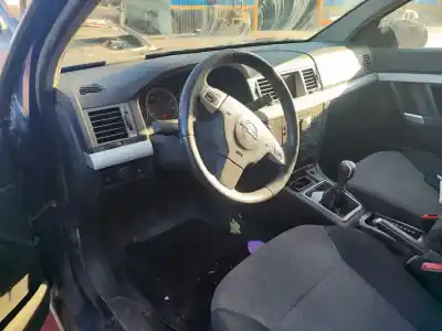 Vehicul casat opel vectra c berlina comfort al anului 2001 alimentat z19dt