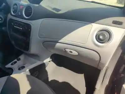 Veículo de Sucata citroen c3 pluriel 1.4 do ano 2001 alimentado kfv