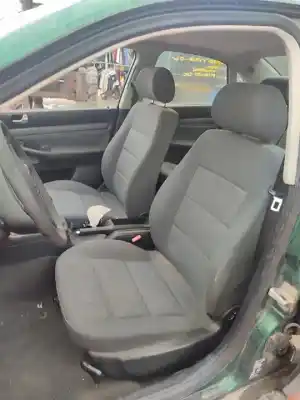 Veículo de Sucata audi a4 berlina (b5) 1.8 t do ano 2001 alimentado 