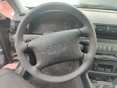 Veículo de Sucata audi a4 berlina (b5) 1.8 t do ano 2001 alimentado 
