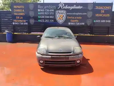 Здавання транспортного засобу renault clio ii fase i (b/cbo) 1.2 року 2001 потужний d7f