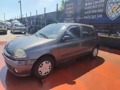 Здавання транспортного засобу renault clio ii fase i (b/cbo) 1.2 року 2001 потужний d7f