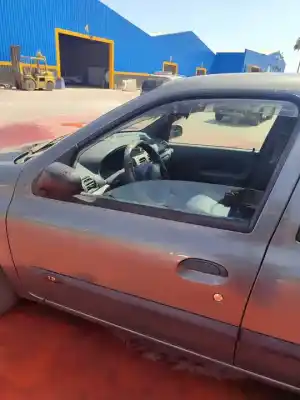 Здавання транспортного засобу renault clio ii fase i (b/cbo) 1.2 року 2001 потужний d7f