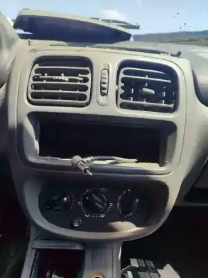 Здавання транспортного засобу renault clio ii fase i (b/cbo) 1.2 року 2001 потужний d7f