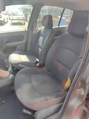 Здавання транспортного засобу renault clio ii fase i (b/cbo) 1.2 року 2001 потужний d7f