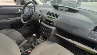 Vehicul casat citroen c4 berlina collection al anului 2010 alimentat d-9hx