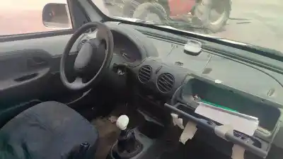 Здавання транспортного засобу renault kangoo (f/kc0) authentique 64 cv / 47 kw року 2001 потужний f8q630