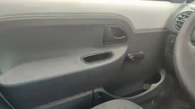 Здавання транспортного засобу renault kangoo (f/kc0) authentique 64 cv / 47 kw року 2001 потужний f8q630