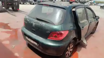 Veículo de Sucata PEUGEOT 307 (S1) XR do ano 2001 alimentado NFU