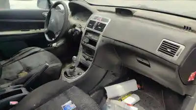 Veículo de Sucata peugeot 307 (s1) xr do ano 2001 alimentado nfu