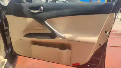 Здавання транспортного засобу lexus is200 (ds2/is2) 220d року 2001 потужний 2ad