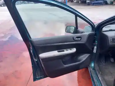 Veículo de Sucata peugeot 307 (s1) xr do ano 2001 alimentado rhy