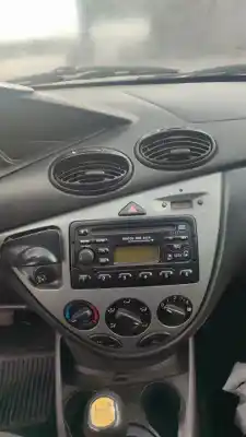 Veículo de Sucata ford focus berlina (cak) ambiente do ano 2001 alimentado ffda