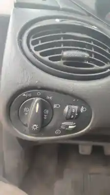 Veículo de Sucata ford focus berlina (cak) ambiente do ano 2001 alimentado ffda