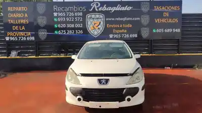 Vehículo de desguace peugeot 307 berlina (s2) d-sign del año 2001 con motor 9hx