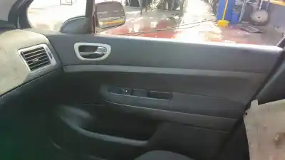 Vehículo de desguace peugeot 307 berlina (s2) d-sign del año 2001 con motor 9hx