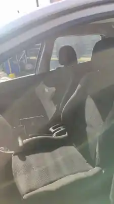 Vehículo de desguace peugeot 307 berlina (s2) d-sign del año 2001 con motor 9hx