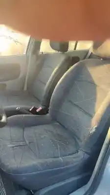 Здавання транспортного засобу renault clio ii fase ii (b/cb0) authentique року 2001 потужний d4f712