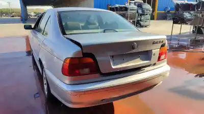 Sloopvoertuig bmw serie 5 berlina (e39) 525i van het jaar 2001 aangedreven m54256s5
