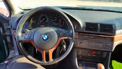 Sloopvoertuig bmw serie 5 berlina (e39) 525i van het jaar 2001 aangedreven m54256s5